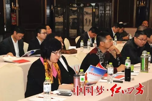 積極探索農(nóng)資網(wǎng)絡(luò)營(yíng)銷(xiāo)工作，推動(dòng)線(xiàn)下傳統(tǒng)渠道和線(xiàn)上網(wǎng)絡(luò)渠道的整合。